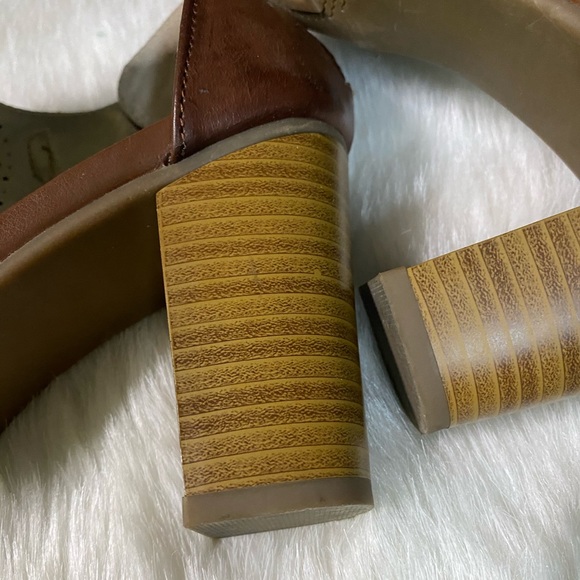 WHITE MOUNTAIN brown shoes.Perfect for fall!! - Picture 4 of 13